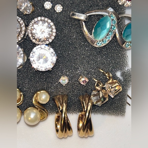 Glam Vintage Earrings Lot Statement Gold Rhinestone Pearl Bundle Estate Lot - Picture 11 of 14